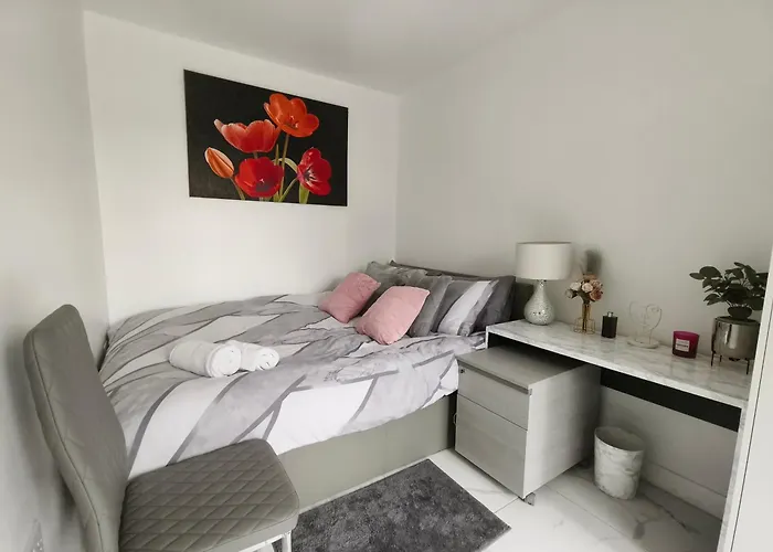 Shared House - 10 Mins From Piccadilly Station/Man Uni/O2 Apollo